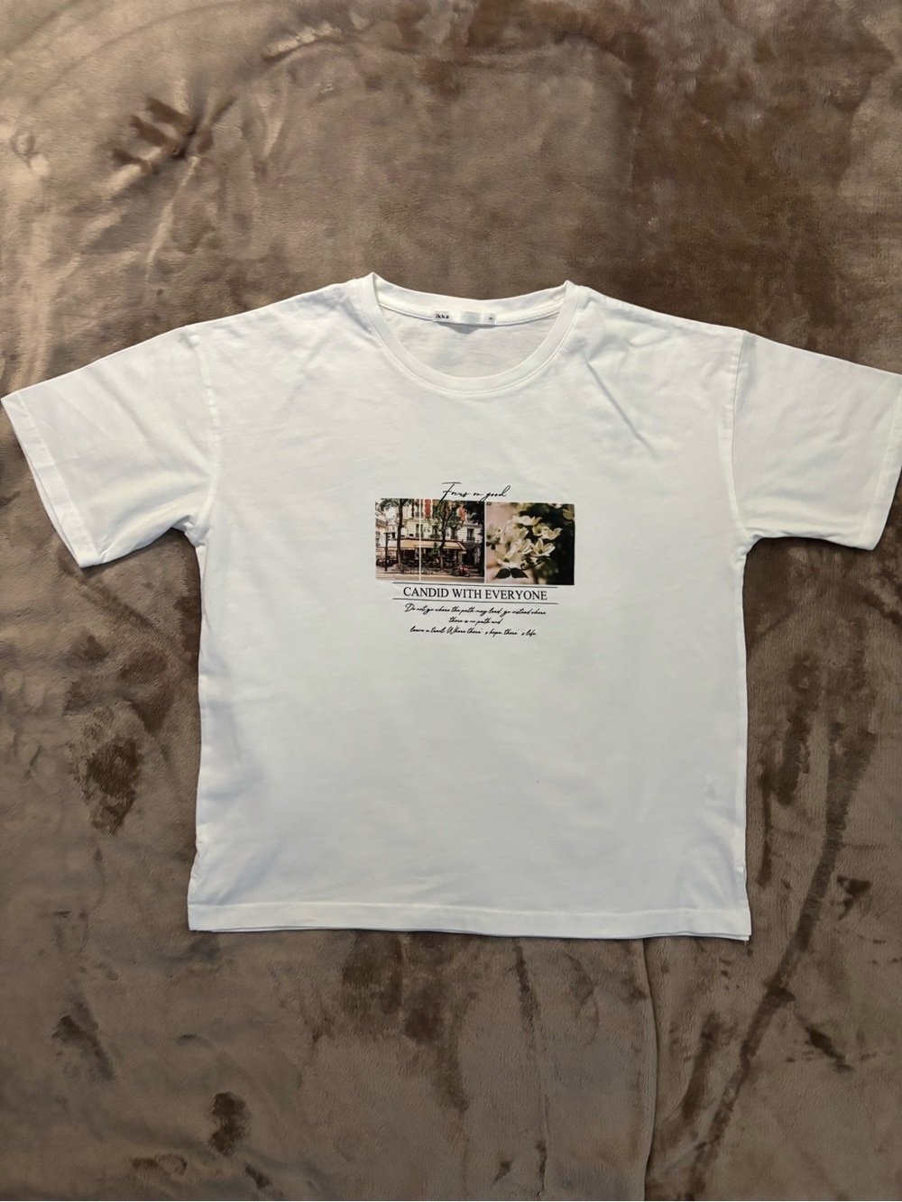Ikka T-Shirt Women’s Size M White Graphic Short Sleeve Tee - Casual Crew